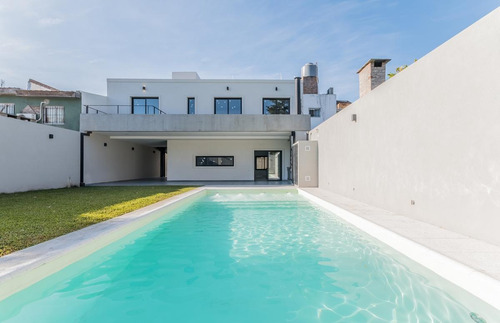 Imagen 7 de 30 de Venta · Casa A Estrenar De Categoría En Moreno · Pileta · Patio · Balcón · Financia · Permuta