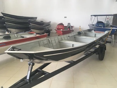 Imagem 13 de 16 de Barco Pety Amazonas 600 Sl ''semi Chato''