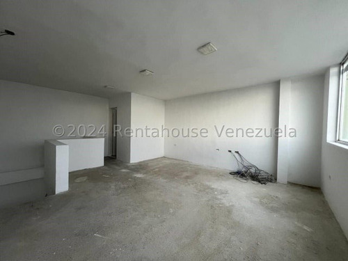 25-4710 Rahdeleste Vende Local Comercial Una Excelente Oportunidad De Inversión En Zona De Crecimiento En Cabudare, 25-4710 Av Intercomunal Muy Cercano A Mundo Traki En Centro Comercial Con Seguridad