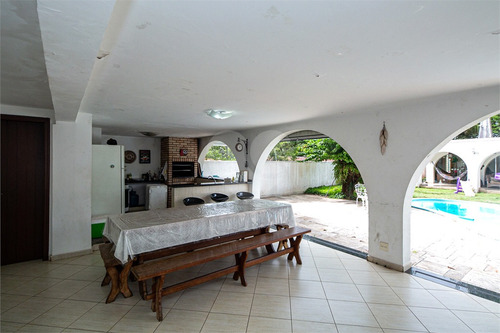 Imagem 6 de 30 de Casa Térrea 5 Dormitórios, Piscina E Jardim - Reo523527