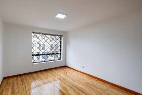 Casa En Arriendo/venta En La Castellana. Cod A23954