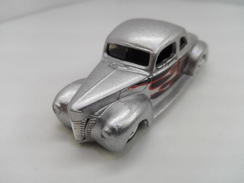 Hot Wheels - 40 Ford Coupe Pride Rides Del 2004 Thailand Bs