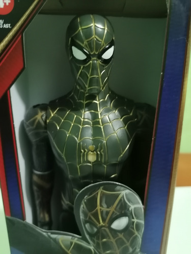 Marvel Spider-man No Way Home Traje Negro Dorado Titan Hero (Usado)