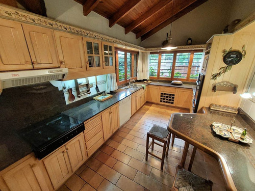 Venta De Casa De Categoria En Carrodilla