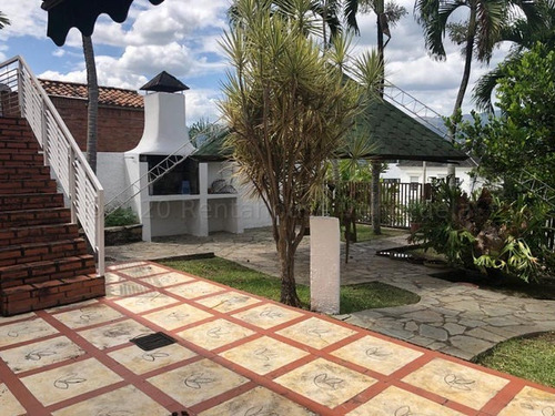 D.a Amplio Townhouse Con Anexo, Condominio Pequeño, Hermosa Piscina, Planta Total 100%, Agua Constante, Urb. Altos De Guataparo, Valencia Carabobo 22-14061