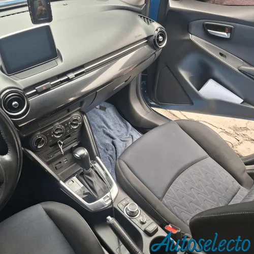 Mazda 2 TOURING 1.5