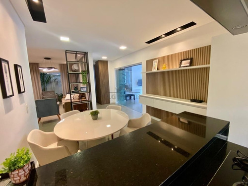 Imagem 11 de 27 de Casa No Glória Com 4 Quartos Para Venda, 325 M² - Lg3883