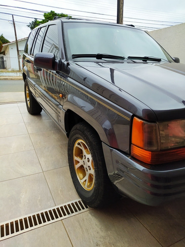 Imagem 2 de 10 de Jeep Grand Cherokee 5.2 Limited V8