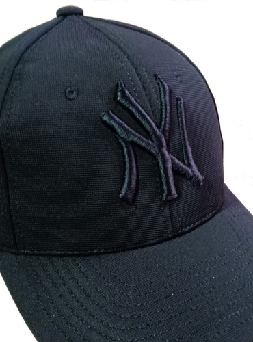 Imagen 2 de 6 de Gorra Beisbol Profesional Ny Negra-negra Cerrada Elastizada