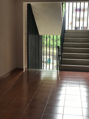Imagen 4 de 19 de Venta Urb. Santa Sofia, El Cafetal