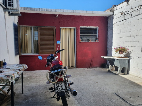 Inmobiliaria Rias Altas Vende 2 Casas En 1 Padrón + Terreno Y Galpón