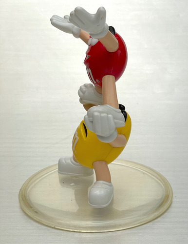 Figuras De Personajes M&m Rojo Y Amarillo 15 Cms Alto (Usado)