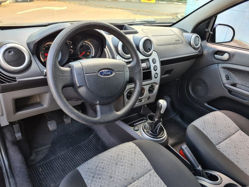 Imagem 4 de 13 de Ford Fiesta 1.6 Rocam Hatch 2014