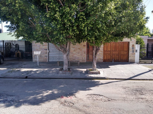 Imagen 2 de 27 de Casa En Venta En Gregorio De Laferrere