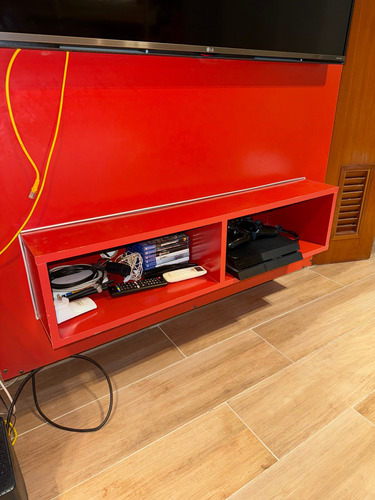 Racks Para Tv Ancho 123 Cm Alto 150 Cm 20 Cm Bordo Rojo (Usado)