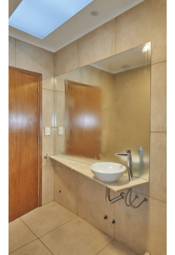 Casa De 3 Dormitorios Con Cochera, Galería Y Piscina