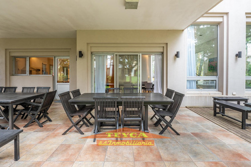 Venta , Exclusiva Casa De 4 Ambientes C/ Dep. En Terrazas Al Golf, Pinamar