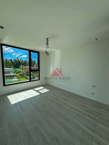 Casa En Venta En Santo Tomas, Pilar, G.b.a. Zona Norte