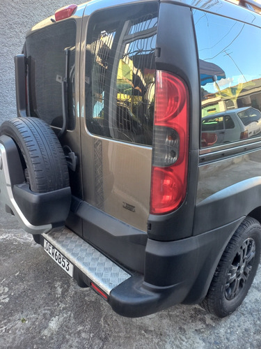 Fiat Doblo 1.8 16v Adventure Xingu Locker Flex 5p