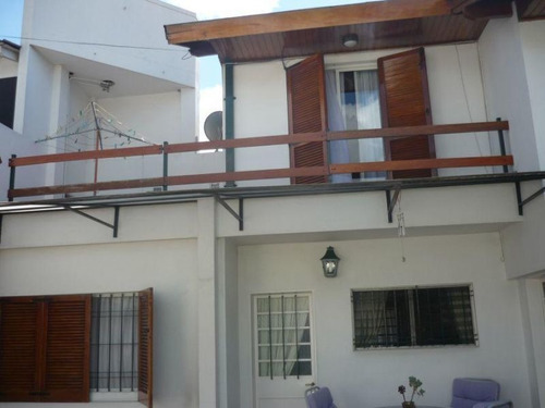 Apto Credito. Chalet En Excelente Estado En Luis Guillon