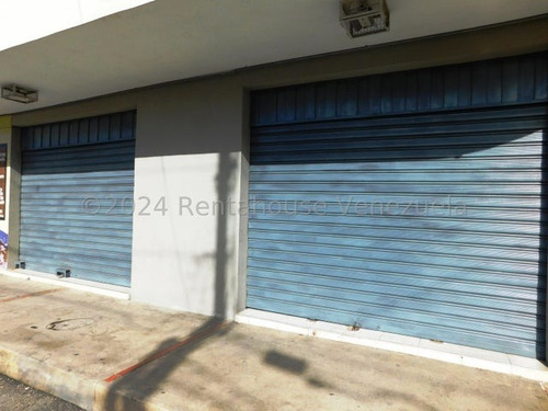 Local Comercial En Alquler Zona Centro Barquisimeto Calle 28, En Excelentes Condiciones Y Zona De Alto Trafico, Codifo 24 27728, Comunicate Soy Gabi Irastorza De Rentahouse.