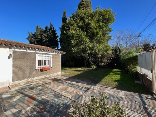 Casa En Claypole Con Hermoso Parque