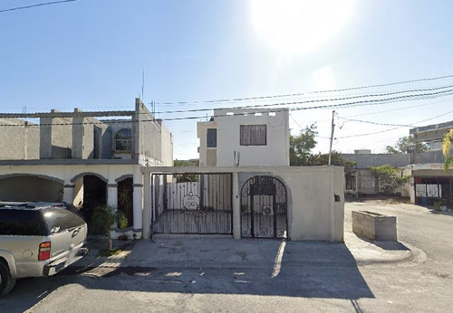 Casa En Alamo 201, Praderas De Cadereyta Sector B, Cadereyta Jiménez/ Recuperación Bancaria-sh05