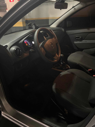 Renault Logan 2018 1.0 12v Authentique Sce 4p