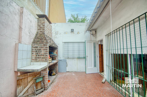 Casa 5 Ambientes, Suite, Playroom, Cochera X 2, Jardín Y Patio.