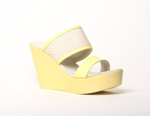 Imagen 2 de 5 de Zuecos Sandalias De Mujer De Cuero Reggae - Ferraro