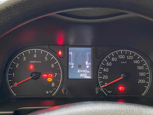 Imagen 12 de 15 de Nissan Urvan 2019 2.5 Panel Ventanas Amplia Mt