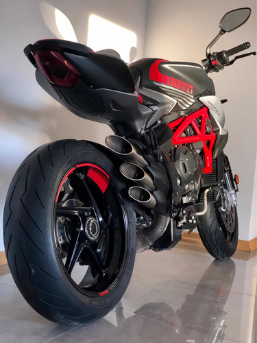 Mv Agusta Brutale 800 - No Ducati No Yamaha
