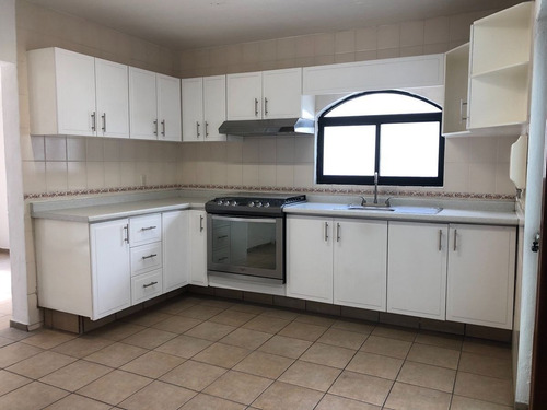 Imagen 11 de 30 de En Venta Casa En Fracc. La Loma, Royal Country