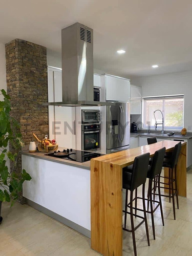 Moderno Y Exclusivo Towhhouse En Costa Azul Residencias Los Alamos