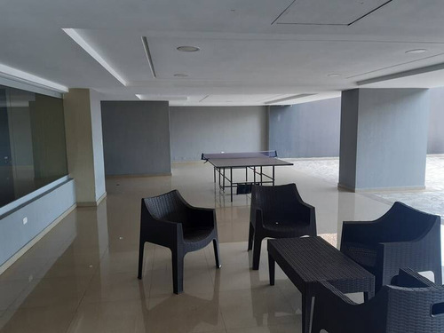 Imagen 9 de 14 de Apartamento En Venta En Urb El Parral - Valencia Cod.141457