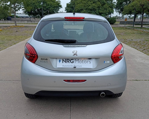 Imagen 6 de 15 de Peugeot 208 1.6 5p Feline 2018