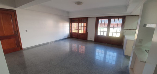 Imagen 21 de 28 de Casa En Venta En Temperley