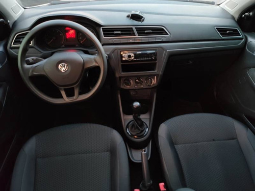 Imagem 7 de 8 de Volkswagen Voyage 1.6 8v Completo