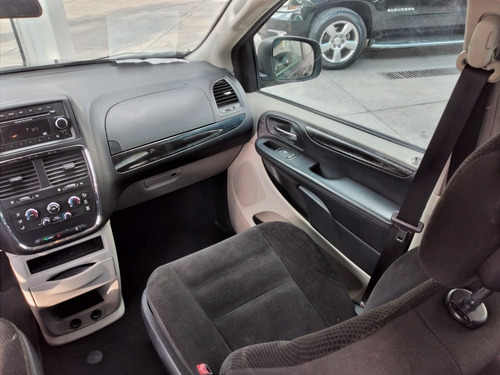 Imagen 13 de 15 de Dodge Grand Caravan 2018 3.7 Se At