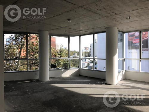 Alquilo Oficina Sobre Esquina, Ambientes Al Frente, A Estrenar, Garajes Opcionales, Parque Rodó