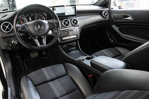 Mercedes-Benz Clase A 1.6 A200 Urban 156cv