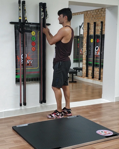 Imagem 4 de 6 de Estação De Exercícios Com Carga Por Elásticos - Flex Board