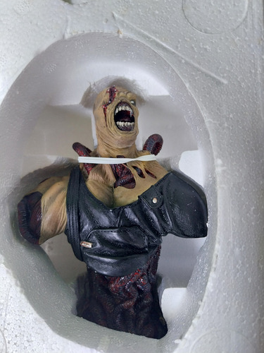 Nemesis Bust Resident Evil 3 Raro Numerado