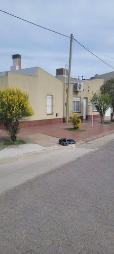 Venta Casa 2 Dormitorios Avellaneda Con Cochera