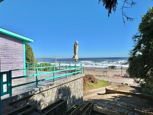 Impresionante Propiedad Frente Al Mar Y La Arena De Playa
