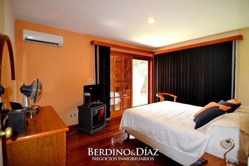 Excelente Casa Ubicada A Metros De Playa Mansa- Ref: 316