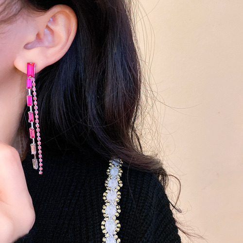 Pendientes En Forma De J Con Forma De Aguja Con Forma De Dia
