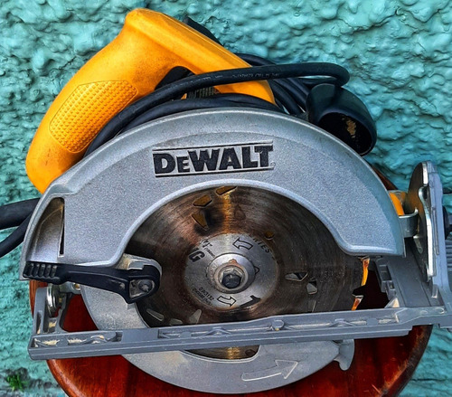 Sierra Circular Dewalt Dw368 De 7 1/4  Con Llave Y Estuche