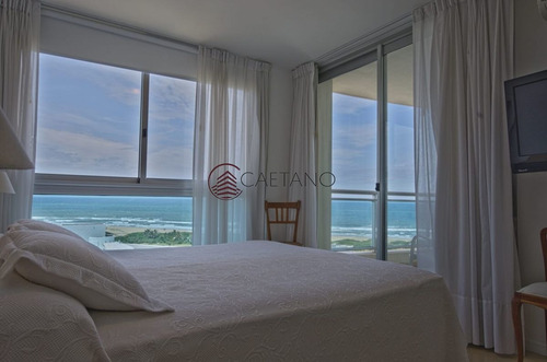 Imagen 17 de 26 de Apartamento Con 3 Dormitorios Más Dependencia En Alquiler Temporada - Punta Del Este Brava
