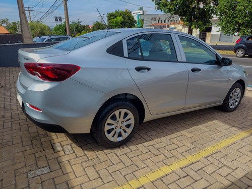 Imagem 4 de 9 de Onix Sedan Plus 1.0 12v Tb Flex Aut.